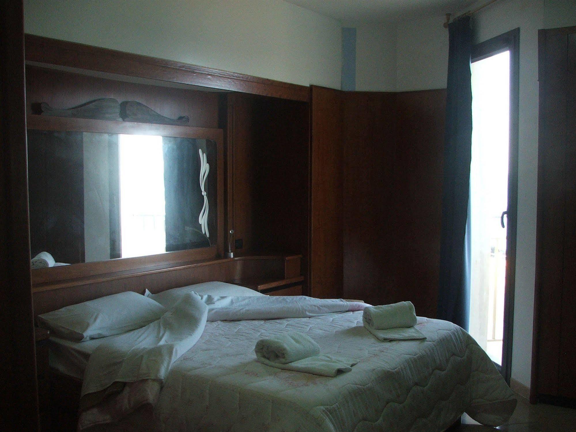 Hotel Vittorio Portopalo Di Capo Passero Екстер'єр фото